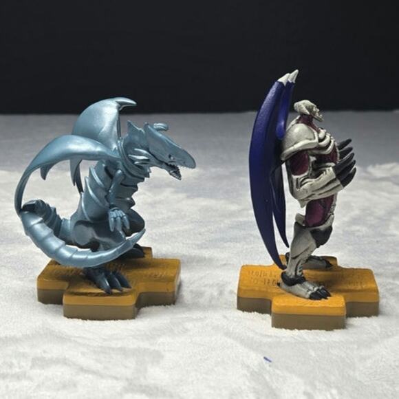 Yugioh 1996 Totaku Collection Summoned Skull & Blue-Eyes White Dragon Figure 4" - Picture 4 of 6